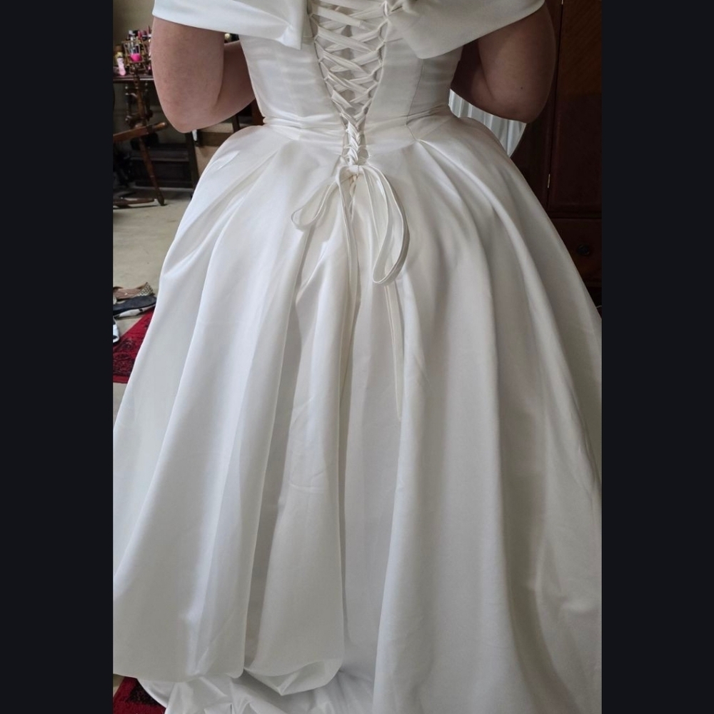 Ivory wedding dress - Picture 15 of 15